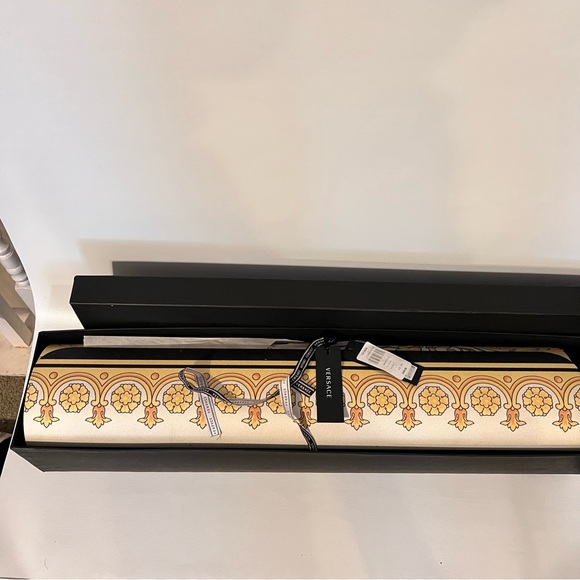 VERSACE CRETE DE FLEUR YOGA MAT - Picture 1 of 6